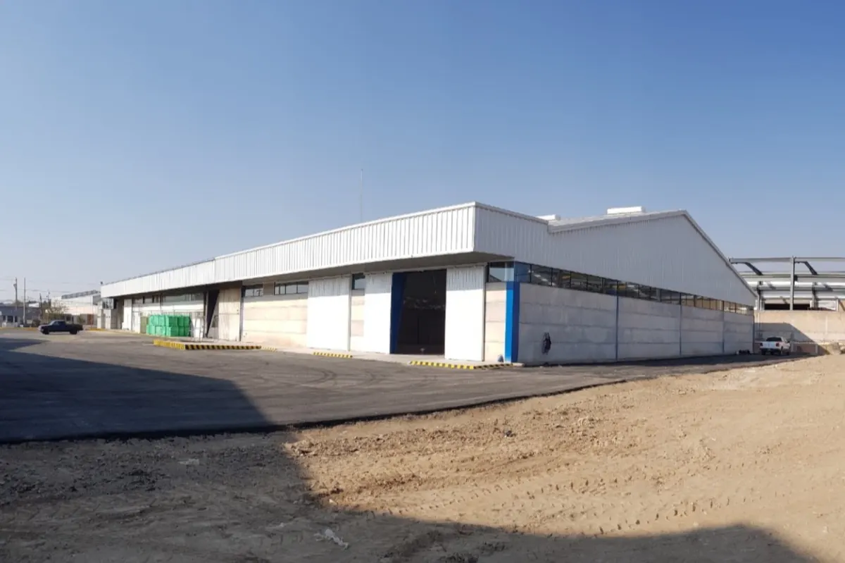 Exterior de nave industrial en Puebla